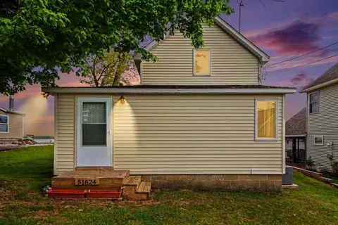 51624 Fish Lake Dr, Marcellus, MI 49067