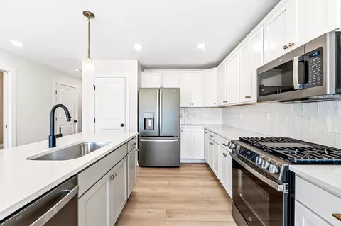 912 Indiana Ave UNIT SOUTH, South Haven, MI 49090