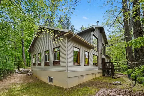 10953 Red Bud Trl, Oronoko, MI 49103
