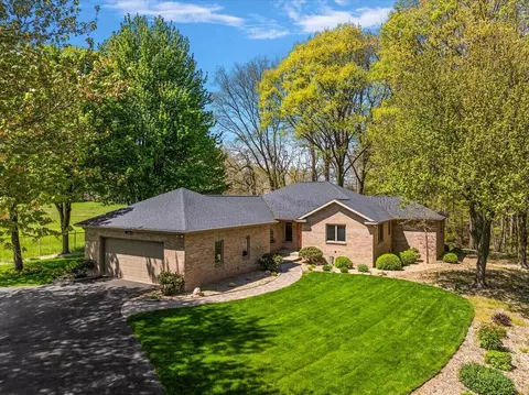 2400 Pine Hill Ct, St. Joseph, MI 49085