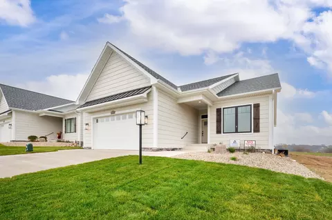 2560 Noellyn Dr, Oronoko, MI 49103