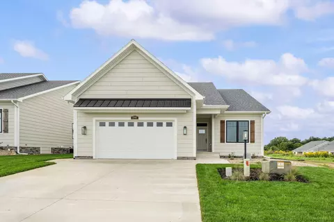 2560 Noellyn Dr, Oronoko, MI 49103