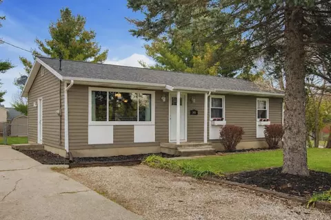 301 Pine St NE, Cedar Springs, MI 49319