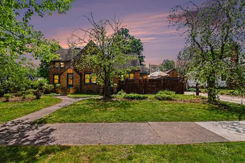 334 Van Buren St, South Haven, MI 49090