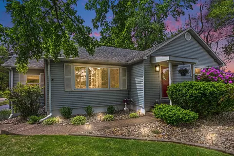 2402 S 3rd St, Niles, MI 49120