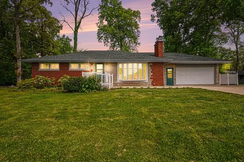 23904 Avenue C, Ontwa, MI 49112