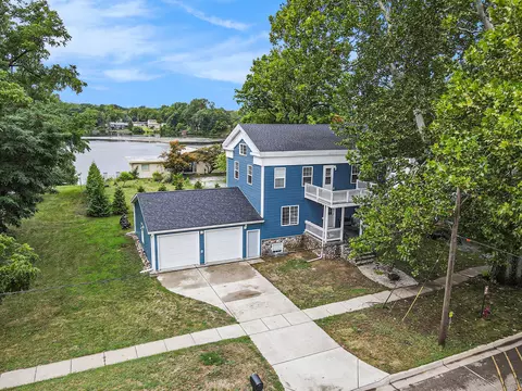 115 N Gremps St, Paw Paw, MI 49079