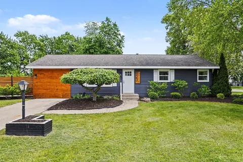 823 W Merchant St, New Buffalo, MI 49117