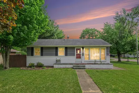 319 W North St, Paw Paw, MI 49079