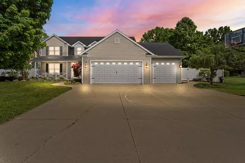 4292 S Royal Curv, Royalton, MI 49085