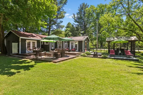 3779 W Glendora Rd, Weesaw, MI 49119