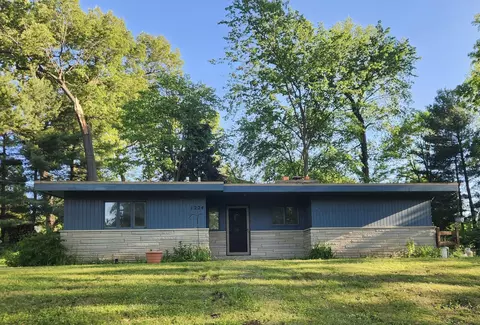 1224 Country Club Dr, Niles, MI 49120