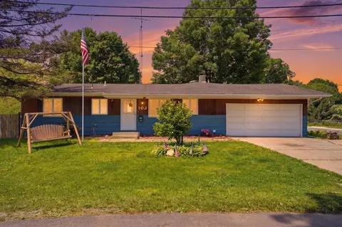 102 S Wendell Ave, Hartford, MI 49057