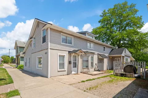 422 N Main St, Watervliet, MI 49098