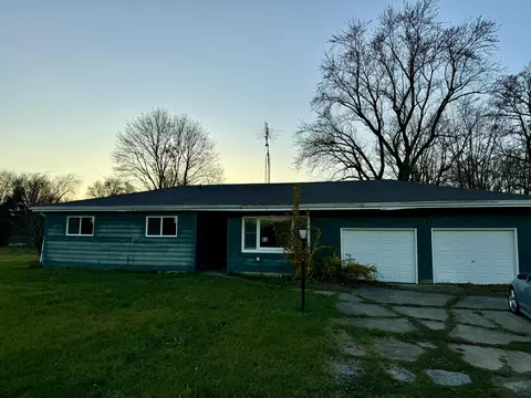 854 S Crystal Ave, Benton, MI 49022