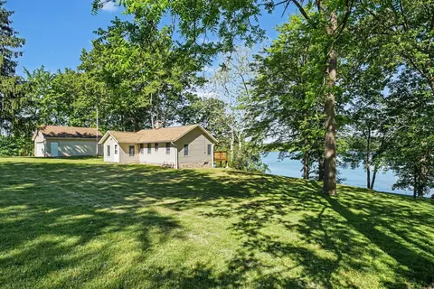14516 Lilly Lake Dr, Newberg, MI 49061