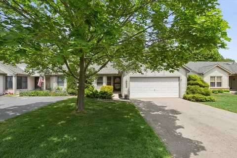 2443 Shoreham Highlands St, St. Joseph, MI 49085