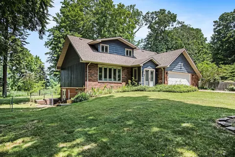 2569 Ridgewood Trl, Oronoko, MI 49103