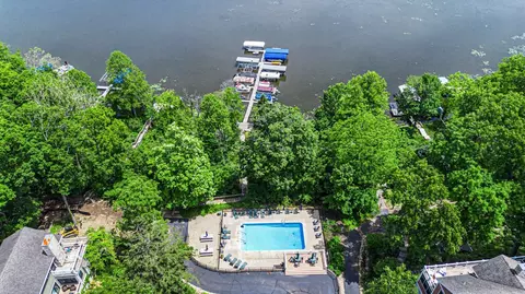 3411 Lake Chapin Dr, Oronoko, MI 49103