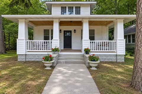 103 S Taylor St, New Buffalo, MI 49117