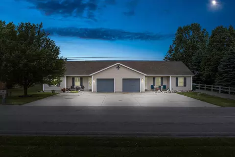 22710 Diamond Cove St, Lagrange, MI 49031