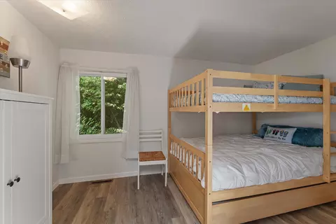 Bedroom - 10333 Walnut Dr, Fabius, MI 49093 photo 5 of 6