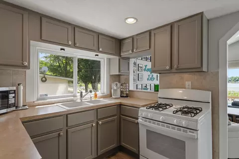 Kitchen - 10333 Walnut Dr, Fabius, MI 49093 photo 1 of 4