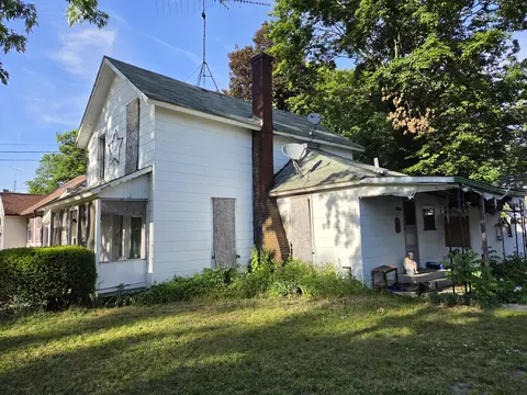 404 Mcomber St, Dowagiac, MI 49047
