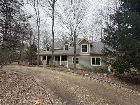 13217 Three Oaks Rd, Chikaming, MI 49125