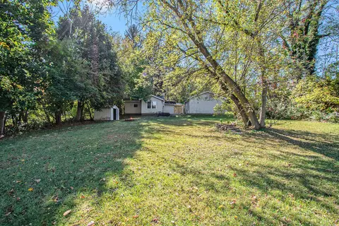 Exterior - 1005 E Front St, Buchanan, MI 49107 photo 5 of 9