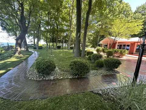 1716 W Benson Rd, Benton, MI 49022