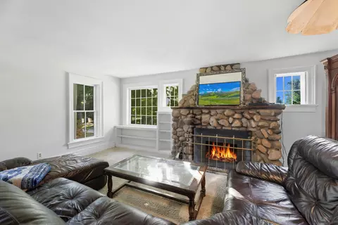 Living - 3223 Dunning St, Howard, MI 49031 photo 2 of 3