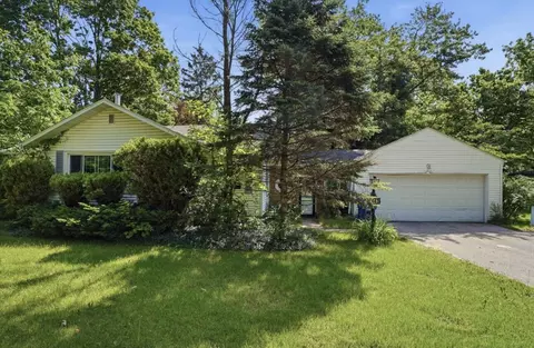 1443 Ogden Ave, Benton, MI 49022