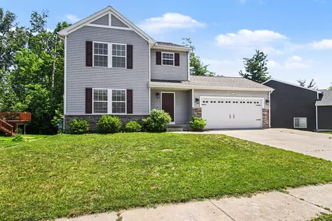 5223 Seawall Ct, South Haven, MI 49090