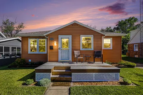 1203 Orchard Ave, St. Joseph, MI 49085