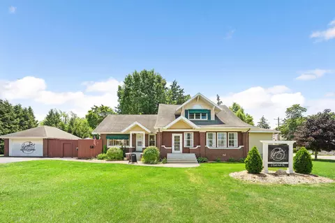 Exterior - 2 E Ash St E, Three Oaks, MI 49128 photo 2 of 12