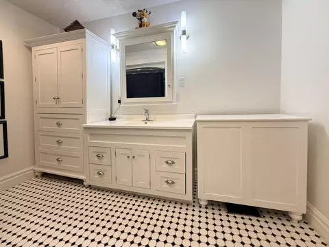 Bath - 2 E Ash St E, Three Oaks, MI 49128 photo 5 of 5