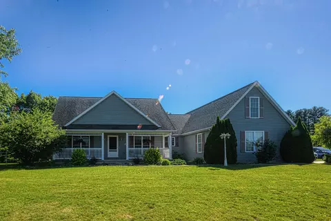 3860 Gateway Ln, Bertrand, MI 49120