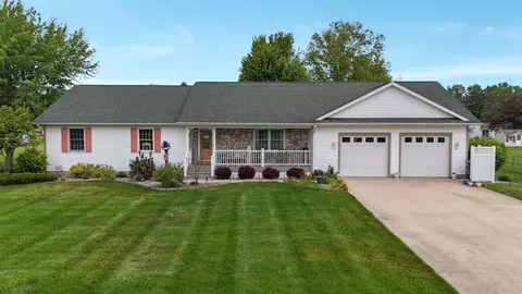 29390 Saddlebred Ln, Pokagon, MI 49047