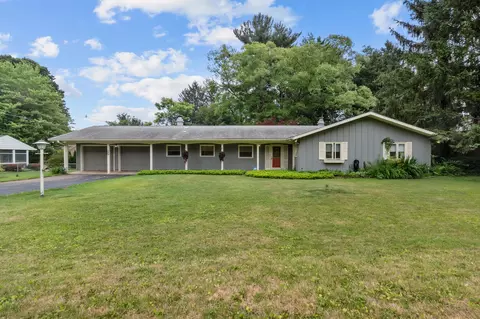 1005 Sassafras Ln, Niles, MI 49120