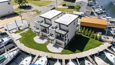 1 N Bailey Avenue #1, South Haven, MI 49090