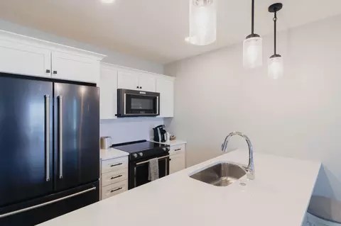 800 Whitwam Dr UNIT ST, St. Joseph, MI 49085
