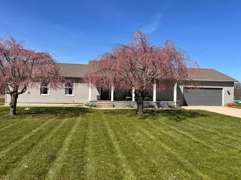 11652 Snow Rd, Lake, MI 49106