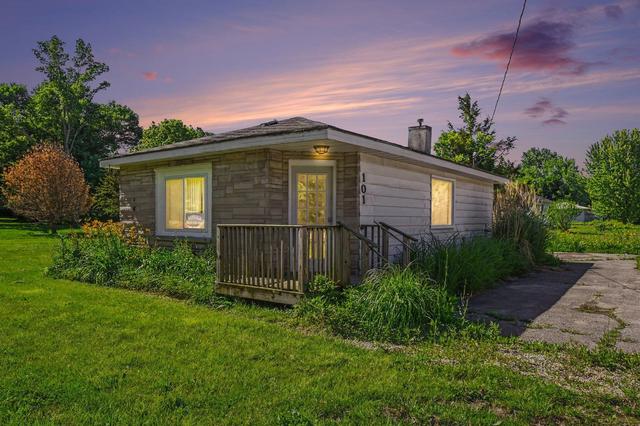 101 Millburg Dr, Bainbridge, MI 49022