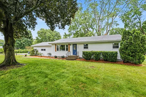 1350 N Aurilla Dr, St. Joseph, MI 49085