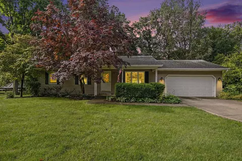 3720 Chamberlain Rd, Buchanan, MI 49107