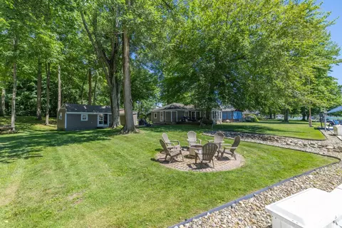 Exterior - 61626 Lagoon Dr, Penn, MI 49031 photo 2 of 14