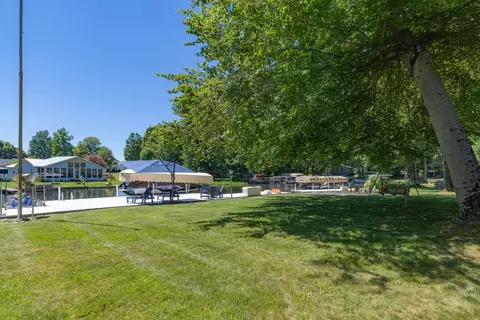 Exterior - 61626 Lagoon Dr, Penn, MI 49031 photo 12 of 14