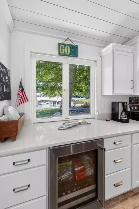 Kitchen - 61626 Lagoon Dr, Penn, MI 49031 photo 6 of 6