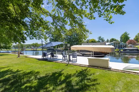 Exterior - 61626 Lagoon Dr, Penn, MI 49031 photo 3 of 14